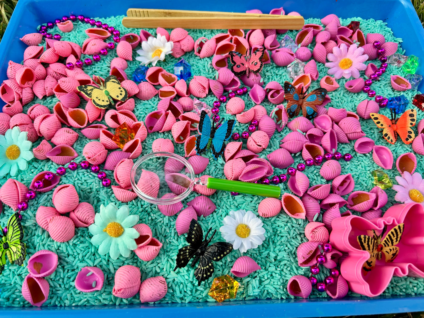 Buttery Fly Sensory Bin